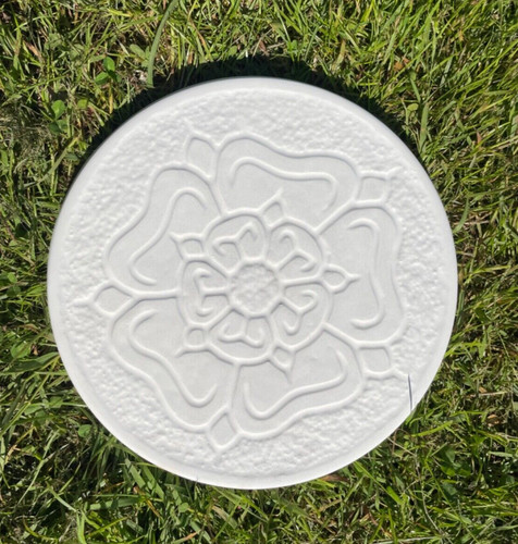 Round white yorkshire tudor - round,