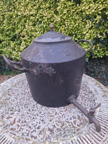 Large antique hilltop cast - large,