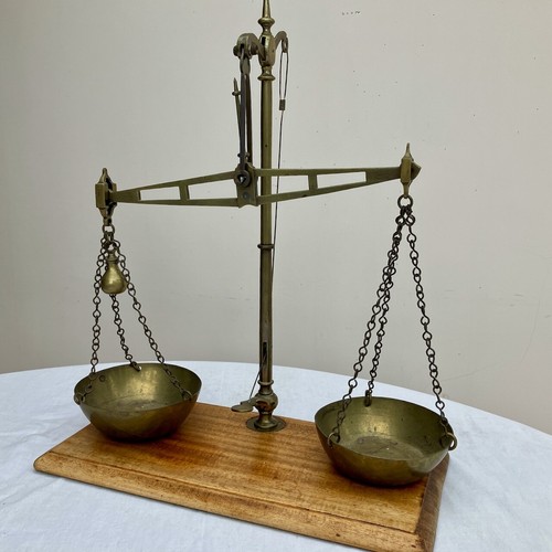 Vintage avery beam balance - w&t,