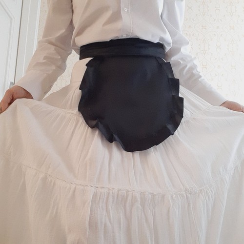 Small black satin apron - , pinny