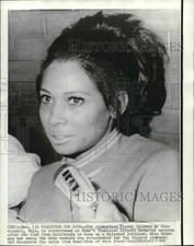 1969 Press Photo TWA stewardess Tracey Coleman at Rome's Fiumicino airport