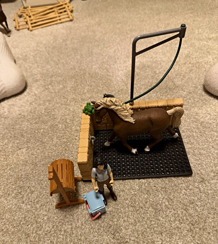 Schleich plastic horse - schleich, stable