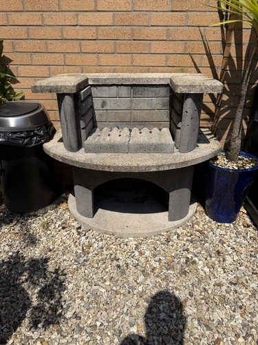 Stone bbq with - x2, grills