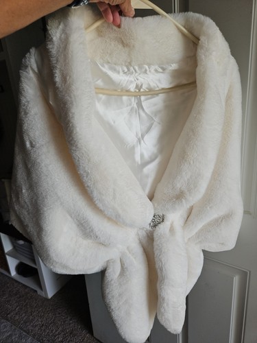 White faux fur wrap stole - fur,