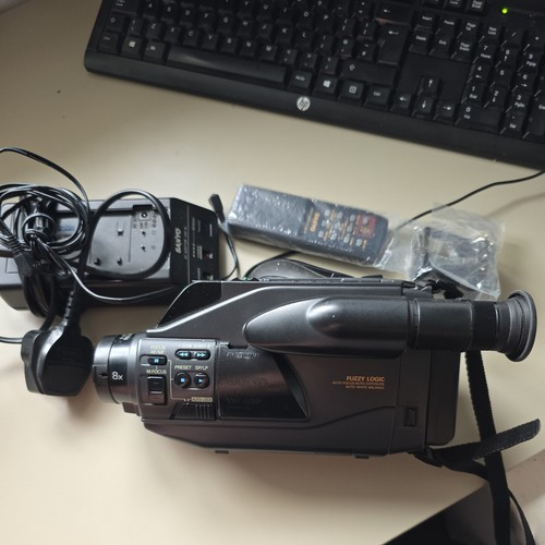 Sanyo 8mm camcorder d9p - sanyo,