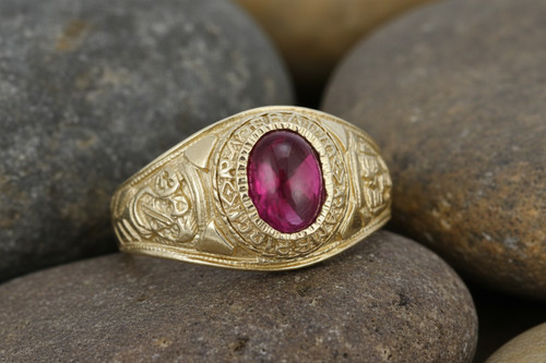 9ct yellow gold - red, cabochon