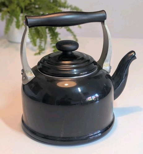 Creuset stove top - le, kettle