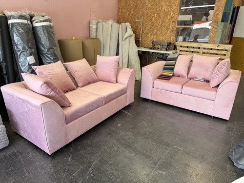 Seater pink plush velvet - 3+, 2