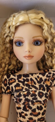 Lowyne wilde doll essential - wilde,