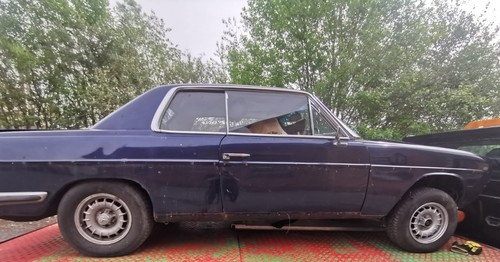 Breaking mercedes w114ce - mercedes,