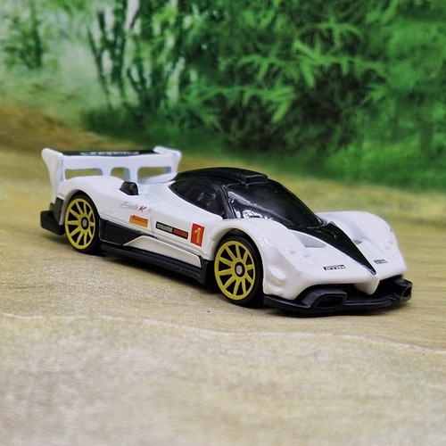 Hot wheels pagani zonda - wheels,