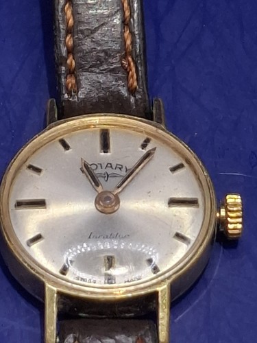 Beautiful vintage manual wind - beautiful,