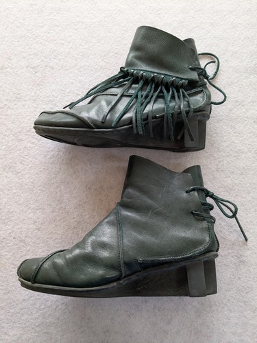 Dark green leather trippen - green,