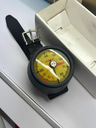 Anatomic vintage wrist mounted - anatomic, wrist-mounted