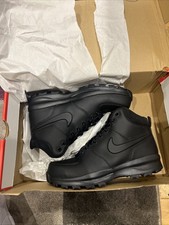 GENUINE Nike Manoa Leather