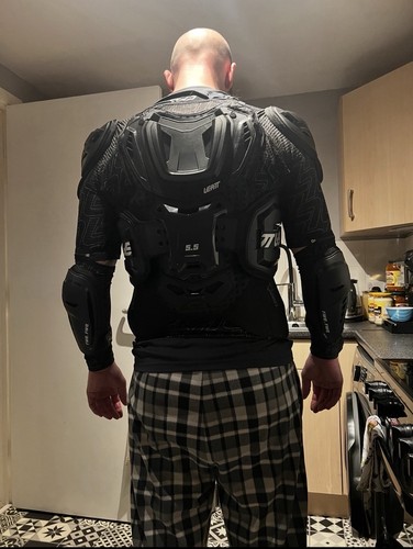 Leatt body protector - leatt,