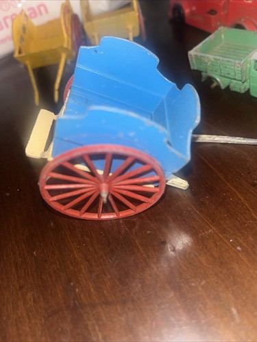 Britains lead farm cart - ,