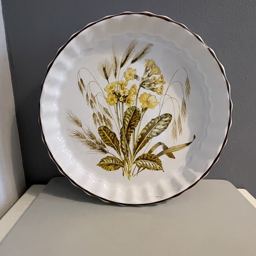 Heron cross pottery - cross, pie