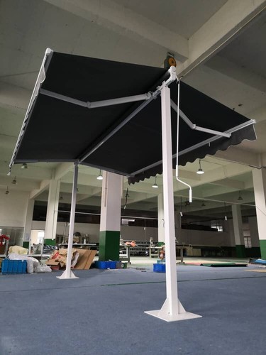 Free standing retractable - free,