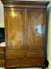 Late  George 111 Walnut Linen press