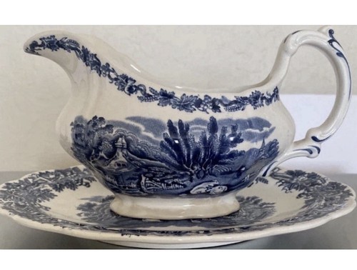 Vintage gravy boat dish - boat, booths