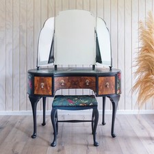 Exceptional Vintage Queen Anne