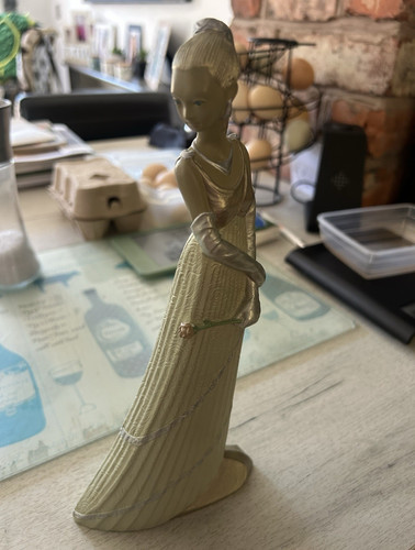 Art deco resin woman - deco,