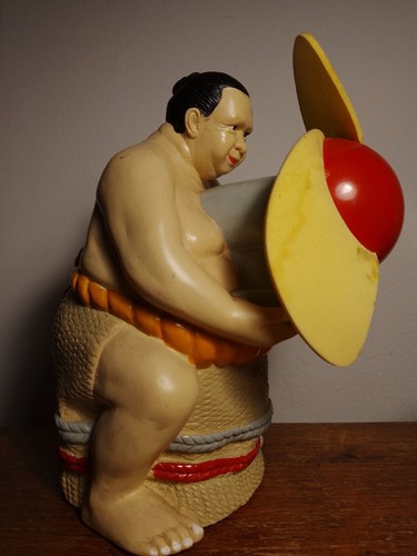 Vintage sumo wrestler - sumo, retro