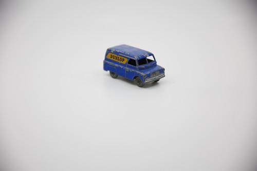 Lesney n025 bedford dunlop van