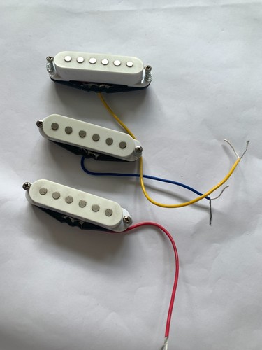 Aged white strat - 3x,