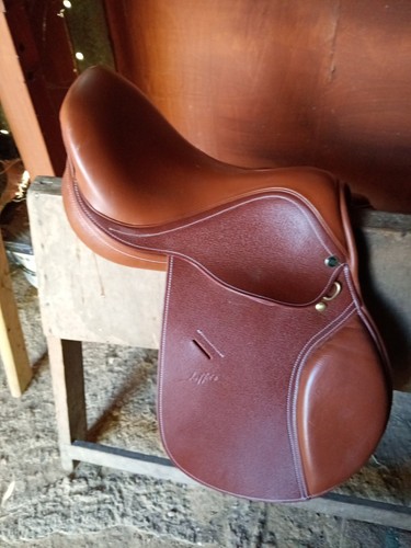 Sei equestrian wide saddle - 16",