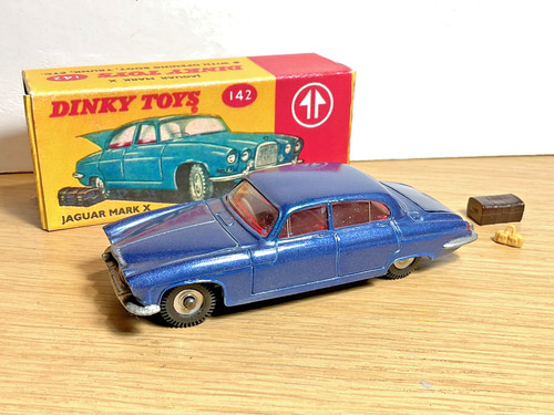 Dinky 142 jaguar - mark, x