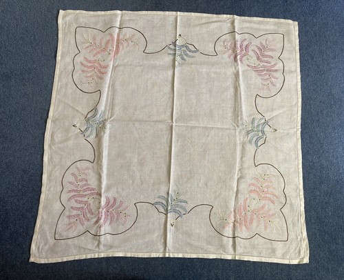 Vintage hand embroidered - hand,