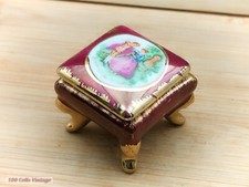 Tiny Porcelain Courting