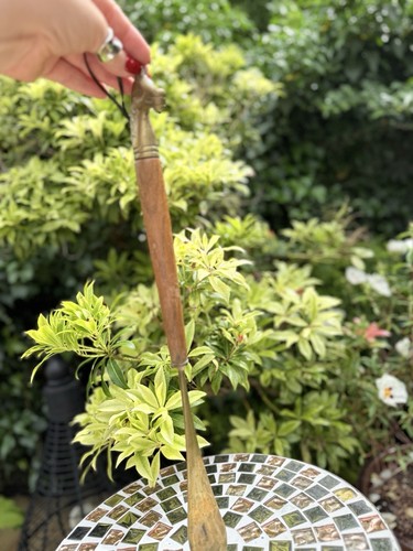 Vintage brass long shoe horn - long,
