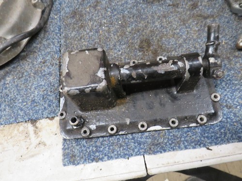 Velocette gearbox top with - velocette,