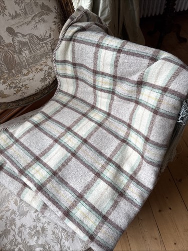 Vintage checked welsh wool - checked,