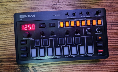Roland aira compact j 6 - roland,