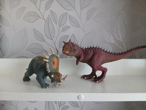 Two schleich dinosaurs - two,