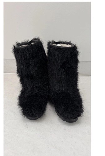 Chanel faux fur - chanel,