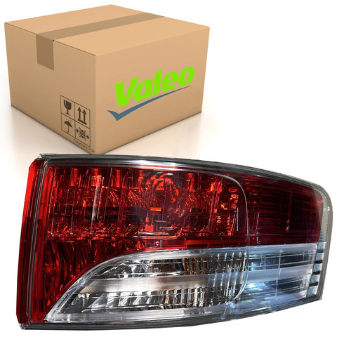 Avensis rear right outer - right, light