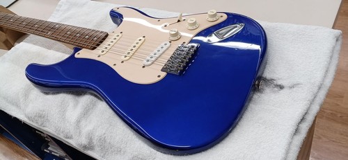 Stratocaster used - (squier),