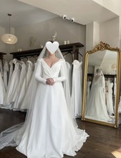 Suzanne Neville Women's Wedding Dress Size 12