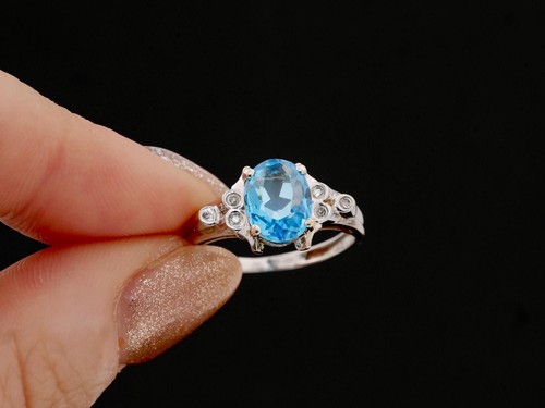 9ct white gold - 9ct, topaz