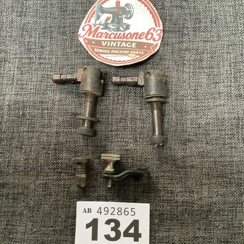 Genuine vtg singer - genuine,