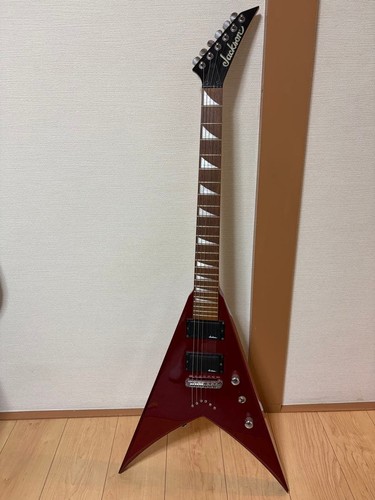 Jackson shaped guitar - v-shaped,