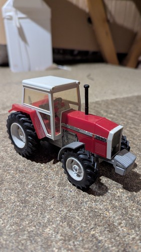 Britains massey 3680 - massey,