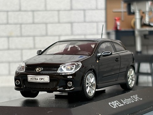 Boxed 43 minichamps - minichamps, opel