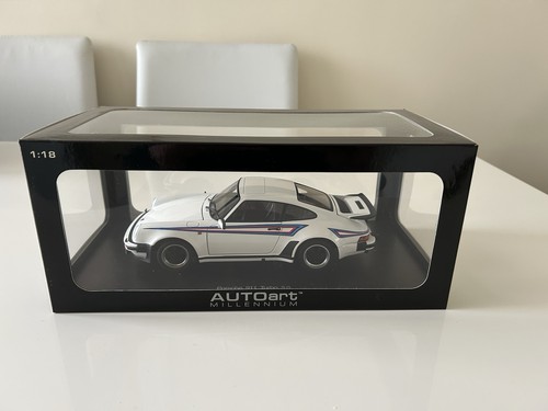 Autoart 77972 scale - 77972, 1/18