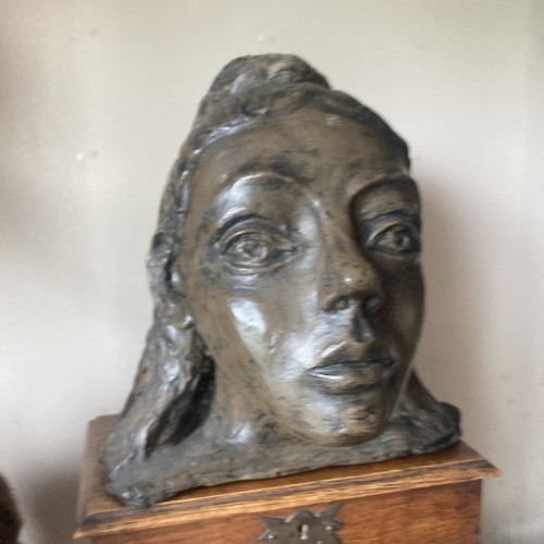 Vintage female bust retro art - female,